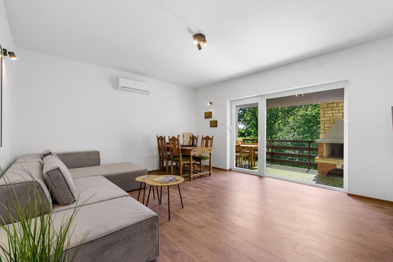 Apartments Villa Verde Новиград Екстериор снимка