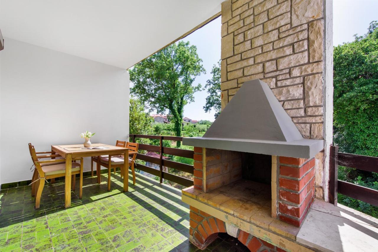 Apartments Villa Verde Новиград Екстериор снимка