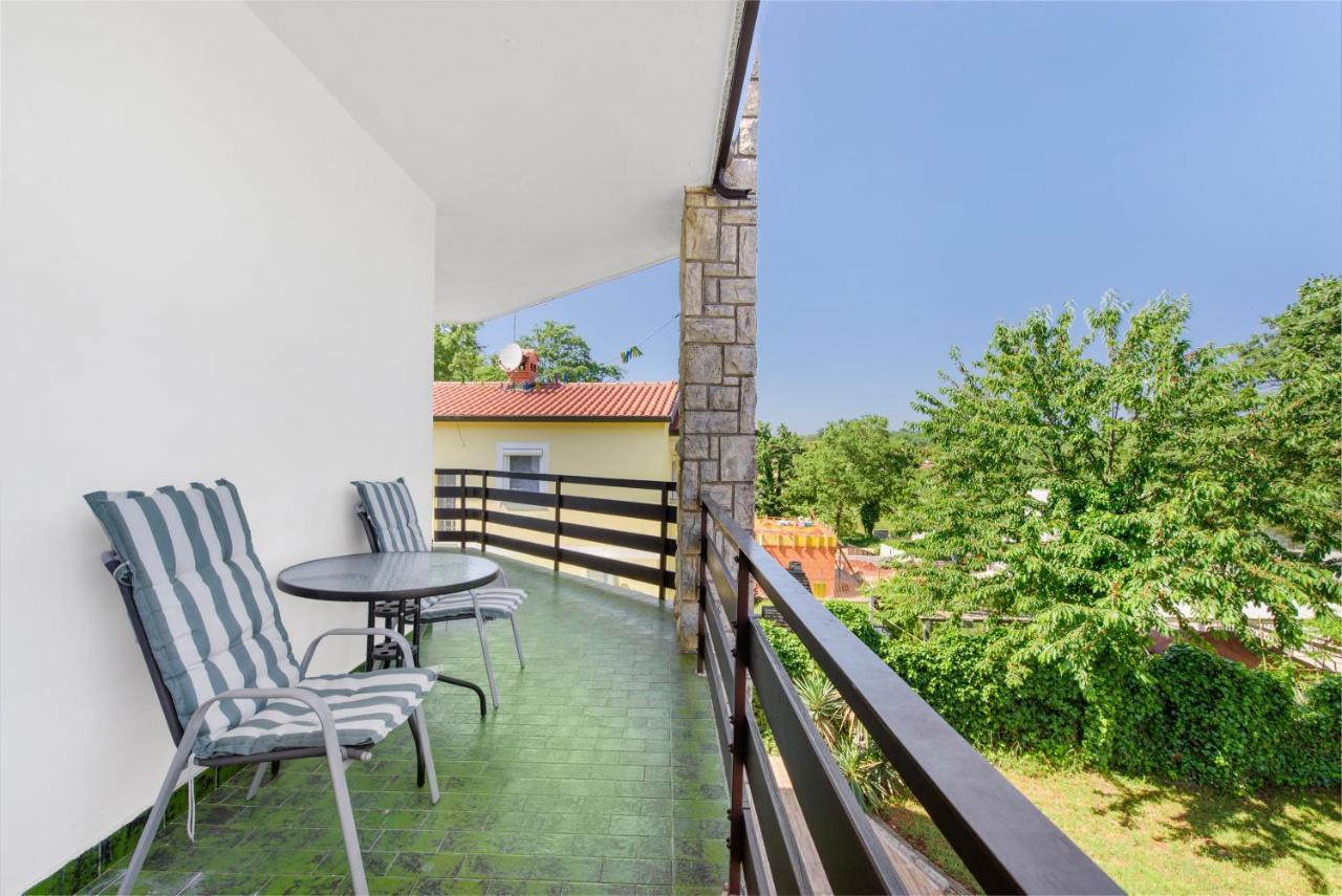 Apartments Villa Verde Новиград Екстериор снимка